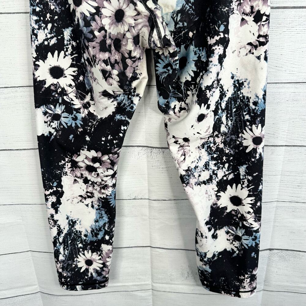 Balance Collection Womens size Small Eclipse Printed Capri Floral Leggings - Picture 7 of 9